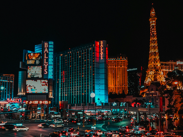 Dining & Entertainment