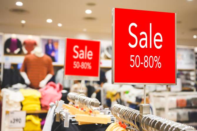 Maximizing Your Holiday Clearance Sales: Tips & Strategies for Fashion &  Apparel Retailers